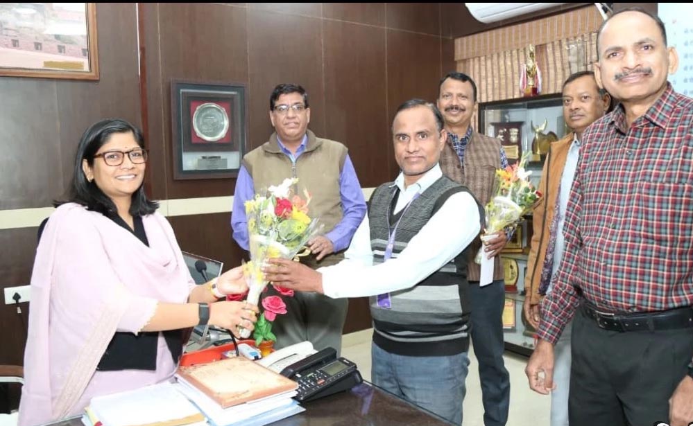 काम में तेजी लाने का नया फॉर्मूला: BLO कर्मचारियों को सफारी से लेकर मूवी तक के ऑफर, आदेश हुए जारी