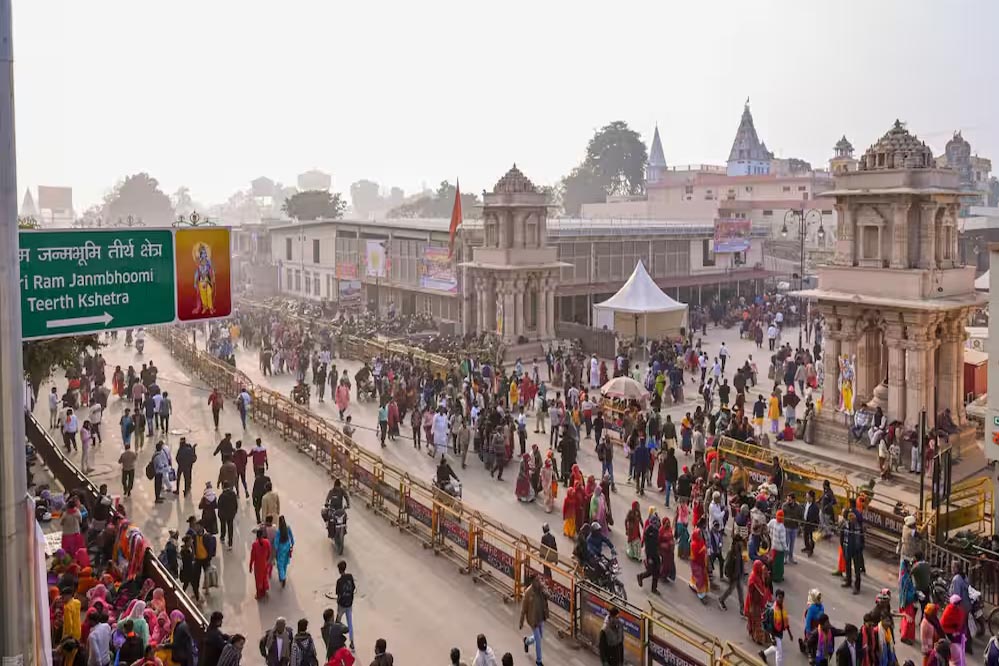 अयोध्या में बढ़ती श्रद्धालुओं की आवक, छोटे व्यवसायियों की बदली किस्मत