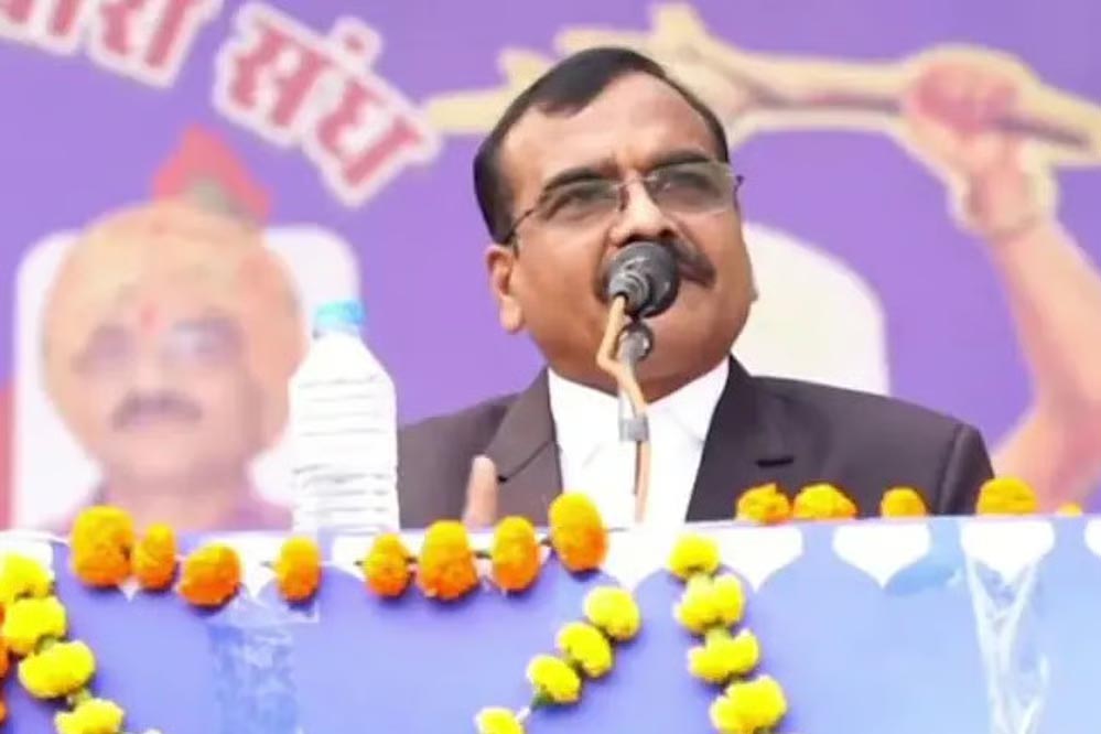 IAS अधिकारी संतोष वर्मा ने आरक्षण पर कहा ऐसा, जो सोशल मीडिया पर बन गया चर्चा का विषय