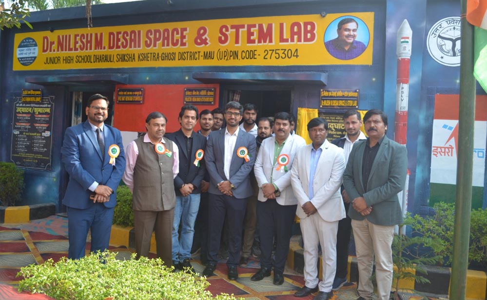 मऊ के छात्रों के साथ सीधा संवाद कर डा. देसाई ने जगाई अंतरिक्ष और विज्ञान की जिज्ञासा