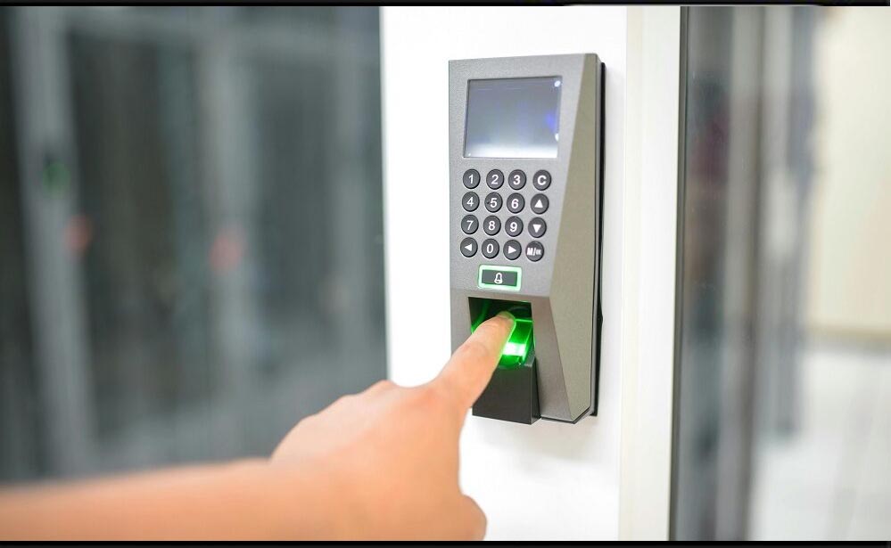 ग्वालियर में शिक्षकों के लिए चेतावनी: ई-अटेंडेंस न करने पर नवंबर वेतन पर रोक