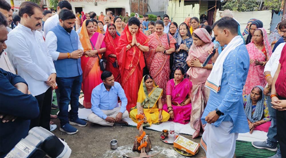 श्रीमती गौर के हाथों संपन्न हुआ करोड़ों के विकास कार्यों का भूमि-पूजन समारोह
