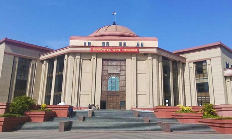 हाथियों की मौत मामला: अदालत ने सरकार से जवाब-तलब किया, जताई कड़ी नाराजगी