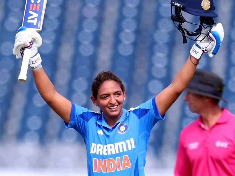महिला क्रिकेट की ‘सिक्स क्वीन’ हरमनप्रीत कौर इतिहास से सिर्फ दो छक्के दूर, फाइनल बना निर्णायक जंग