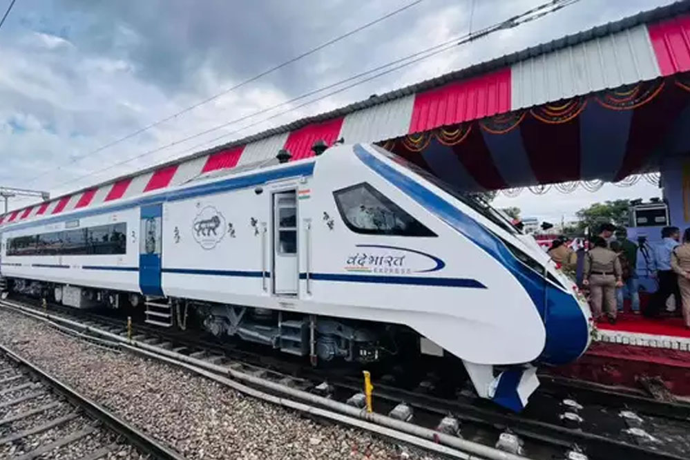 इंदौर पहुंचे वंदे भारत के नए रैक, यात्रियों के लिए बढ़ी सुविधा