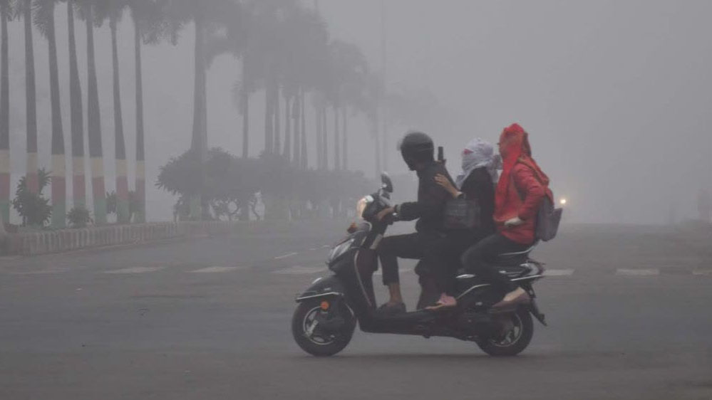 मध्य प्रदेश में कड़ाके की ठंड, 5°C से नीचे तापमान; 9 जिलों में स्कूलों की नई टाइमिंग, अलर्ट जारी