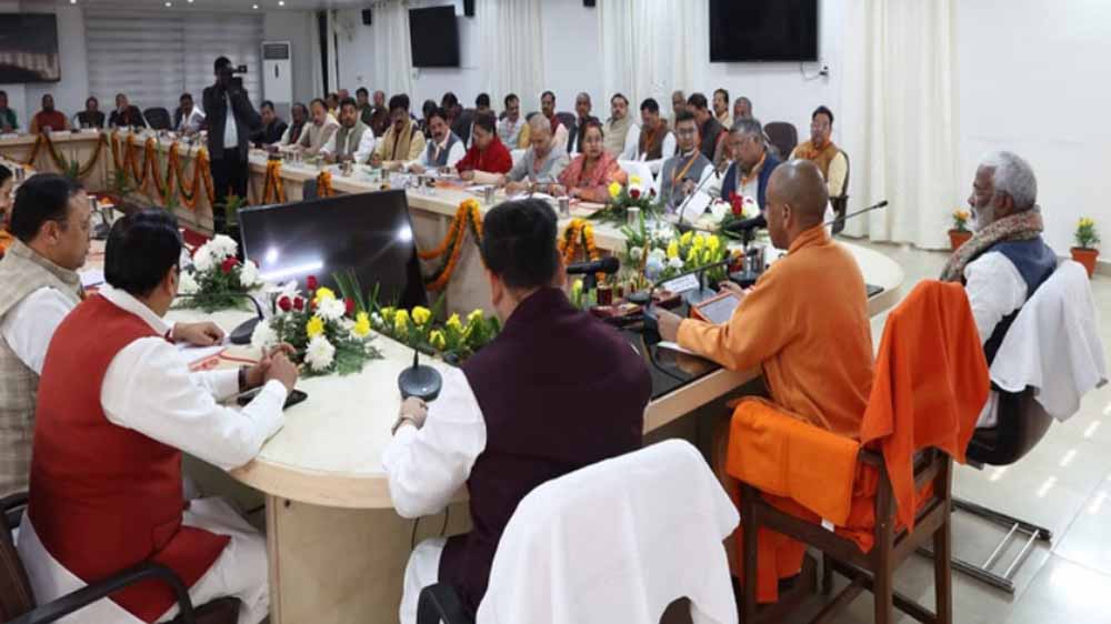 अलीगढ़-मुजफ्फरनगर में फर्जी वोट का शक, CM योगी ने बुलाई आपात बैठक, प्रशासन अलर्ट मोड पर