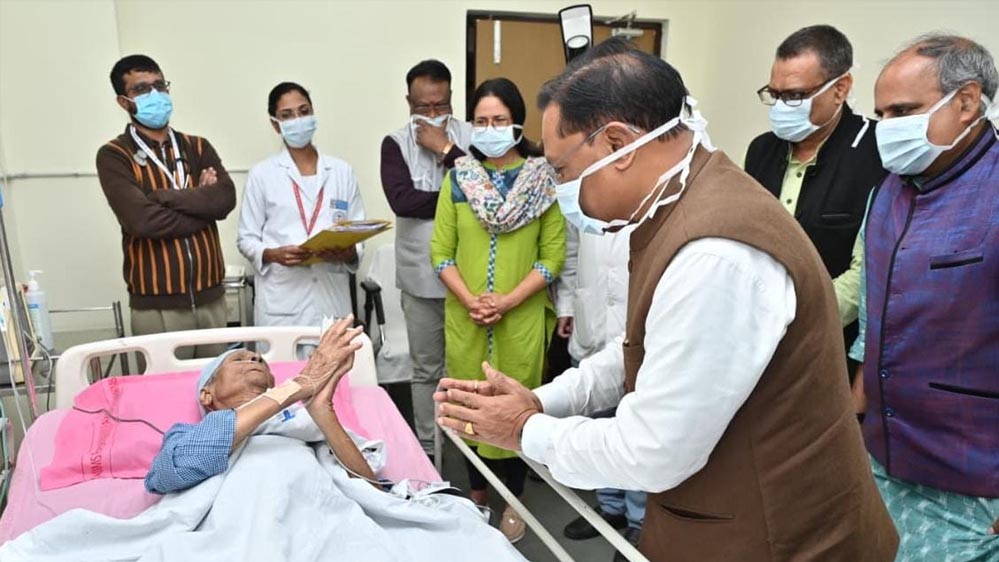 रायपुर में मुख्यमंत्री विष्णुदेव साय ने साहित्यकार विनोद कुमार शुक्ला के स्वास्थ्य के लिए कामना व्यक्त की