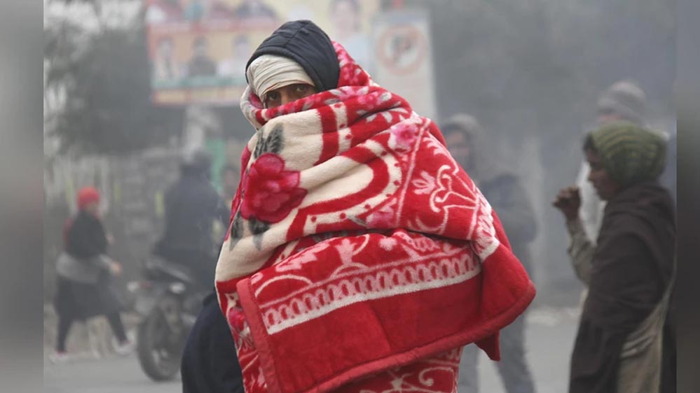 मध्य प्रदेश में कोल्ड वेव अलर्ट, बड़वानी में गर्म कपड़े पहनाए गए, सीहोर में फसलों पर जमी ओस