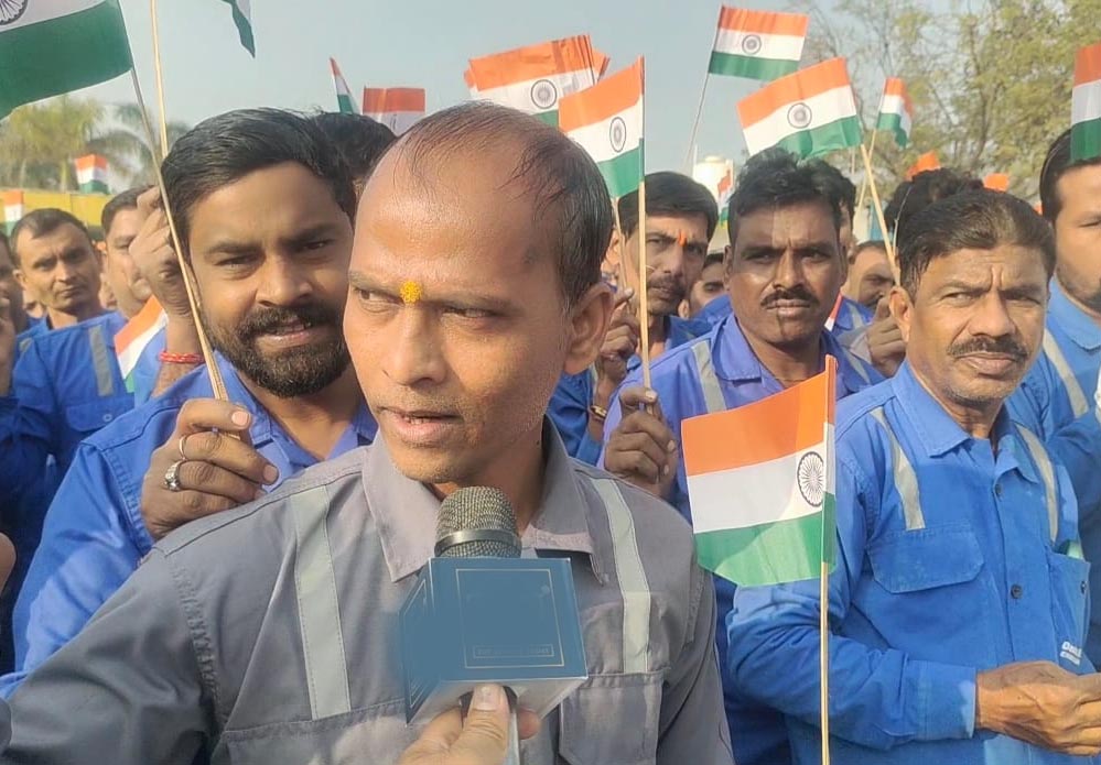 मंडीदीप में हाई टेंशन लाइन के खिलाफ विरोध प्रदर्शन, नहार स्पिनिंग मिल्स के खिलाफ लोग एकजुट