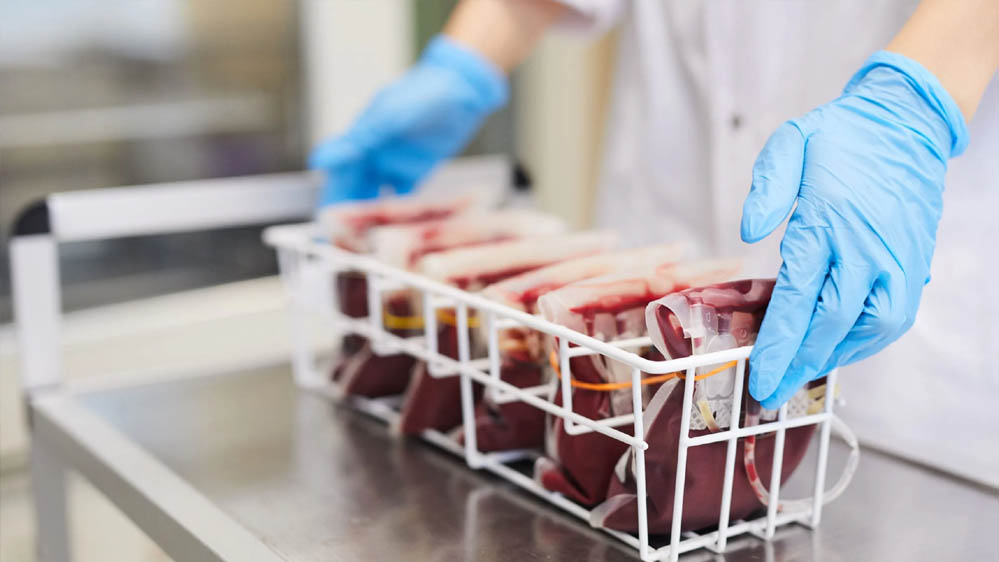 सतना: 6 बच्चों के HIV संक्रमण पर प्रशासन का कड़ा कदम, ब्लड बैंक कर्मचारी निलंबित