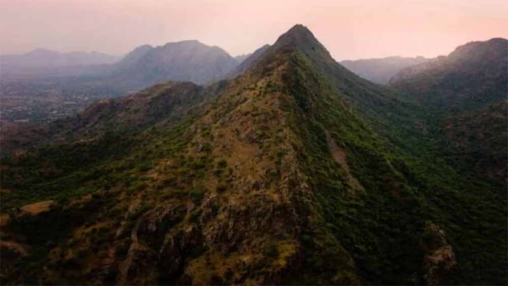 100 मीटर तक पहाड़ों की खुदाई की अनुमति! सुप्रीम कोर्ट के फैसले से अरावली और राजस्थान के भविष्य पर सवाल