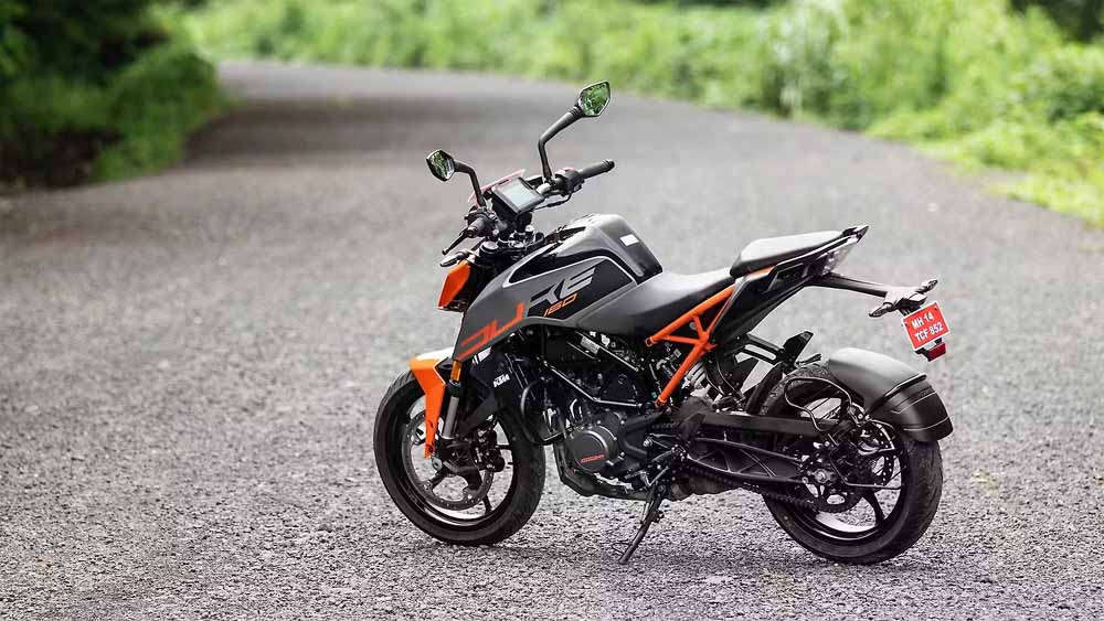 Yamaha MT-15 को चुनौती देने आई KTM 160 Duke, फीचर्स और कीमत पर डालें नजर