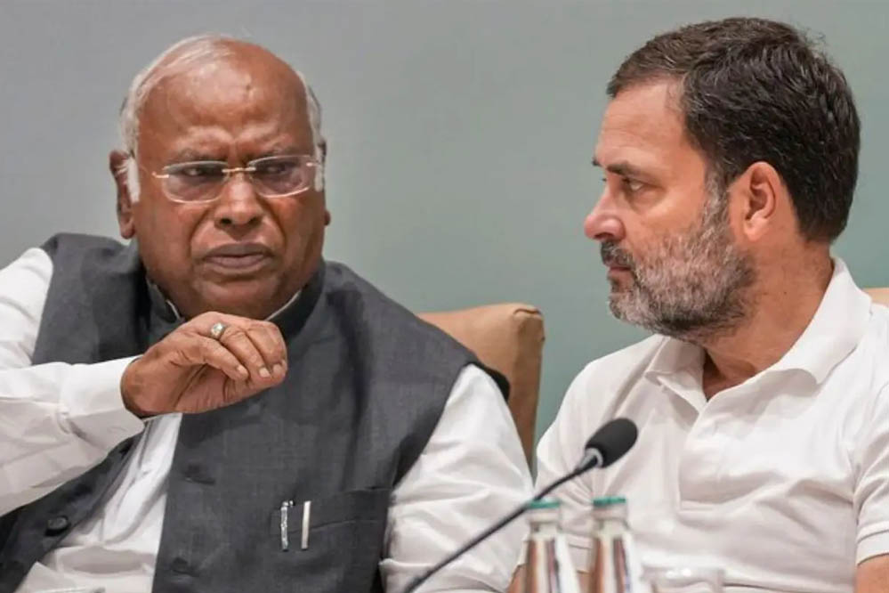 राहुल गांधी का हमला, MGNREGA नाम परिवर्तन को बताया नोटबंदी जैसा विनाशकारी फैसला