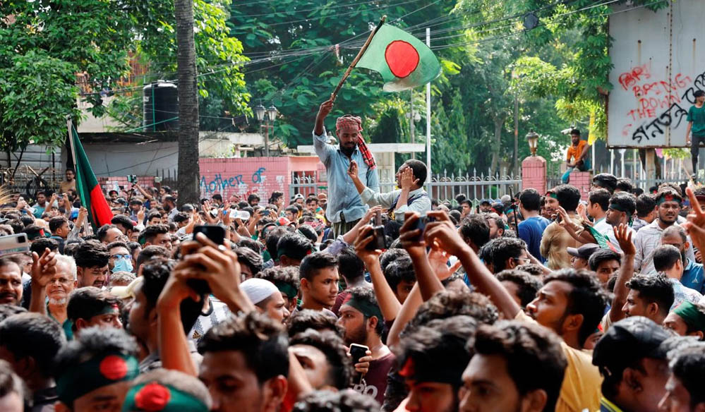 बांग्लादेश में हिंदू समुदायों में डर बढ़ा, मॉब लिंचिंग की घटनाएं
