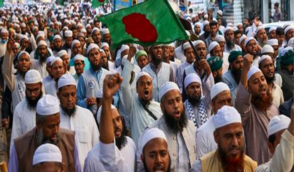 बांग्लादेश में बढ़ा तनाव, हादी के साथियों ने भारतीयों के खिलाफ 24 दिन का अल्टीमेटम घोषित