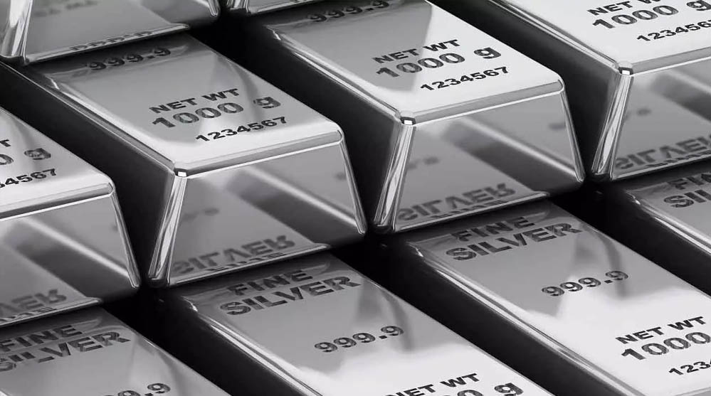 ₹18,000 तक गिरा चांदी का भाव, साल 2025 का अंत महंगे निवेशकों के लिए चुनौतीपूर्ण