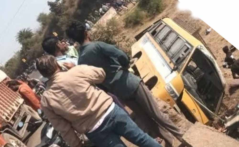 विदिशा में दर्दनाक हादसा: छात्रों से भरी बस नदी में समाई, दर्जनों घायल