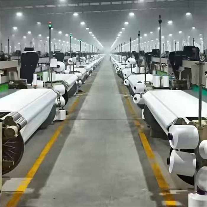 मशीनों का राज! चीन की टेक्सटाइल फैक्टरी में AI से चल रहे 5000 लूम, इंसानों की जरूरत खत्म?