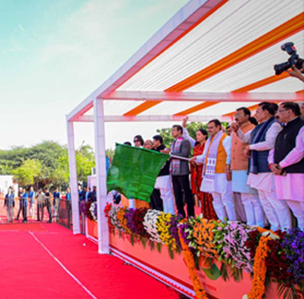 जन-जन तक योजनाओं का संदेश: सीएम भजनलाल शर्मा ने विकास रथ flagged off किए