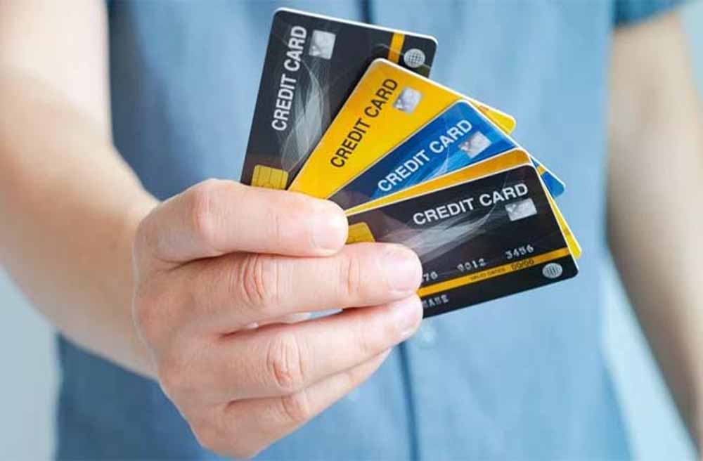 Credit Card Users के लिए बड़ा अलर्ट! 1 जनवरी से लागू होंगे नए नियम, नहीं जानेंगे तो होगा नुकसान
