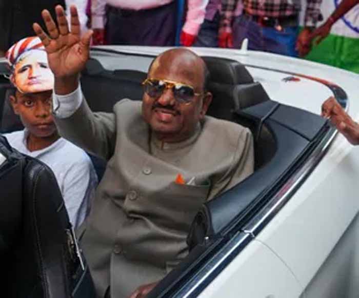 मेस्सी शो बना आम आदमी की पहुंच से बाहर? टिकट दरों पर राज्यपाल बोस ने मांगी पूरी रिपोर्ट