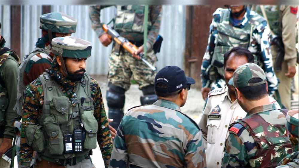 सुरक्षा एजेंसियों का बड़ा ऑपरेशन, जम्मू-कश्मीर में 150 से ज्यादा OGW पर कार्रवाई