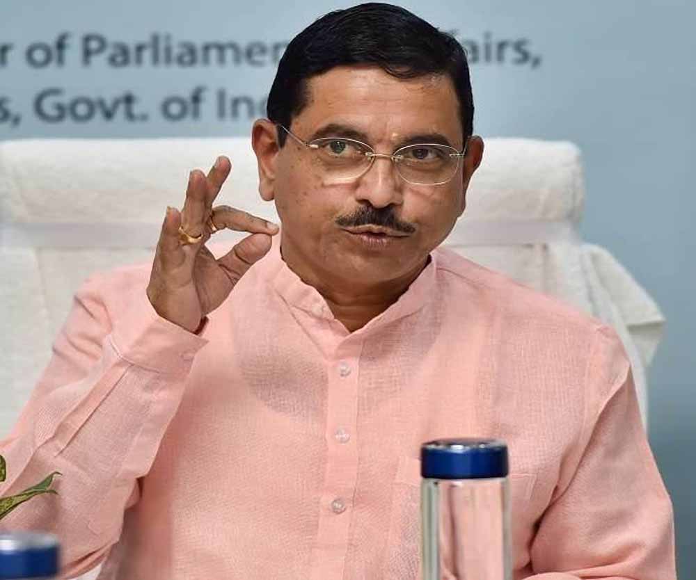 विपक्ष का रवैया गैर-जिम्मेदाराना, जनता के फैसले को नहीं कर रहा स्वीकार : प्रह्लाद जोशी