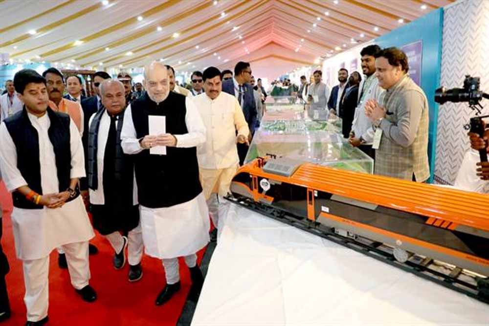 केंद्रीय गृह मंत्री शाह एवं मुख्यमंत्री डॉ. यादव ने निवेश से रोजगार-अटल संकल्प विषय पर लगी प्रदर्शनी का किया अवलोकन