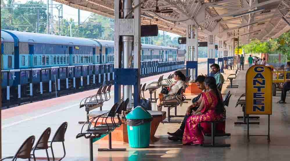 रेलवे का बड़ा फैसला: किराया बढ़ोतरी के साथ अतिरिक्त सामान पर कड़ी कार्रवाई