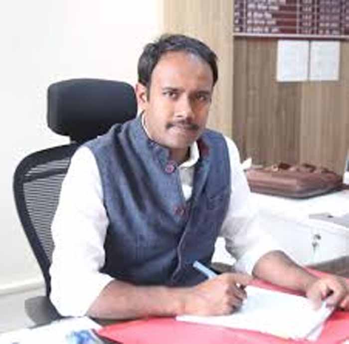 सागर जिले में सभी जर्जर स्कूल एवं अन्य भवन गिराने की कार्रवाई की जा रही है