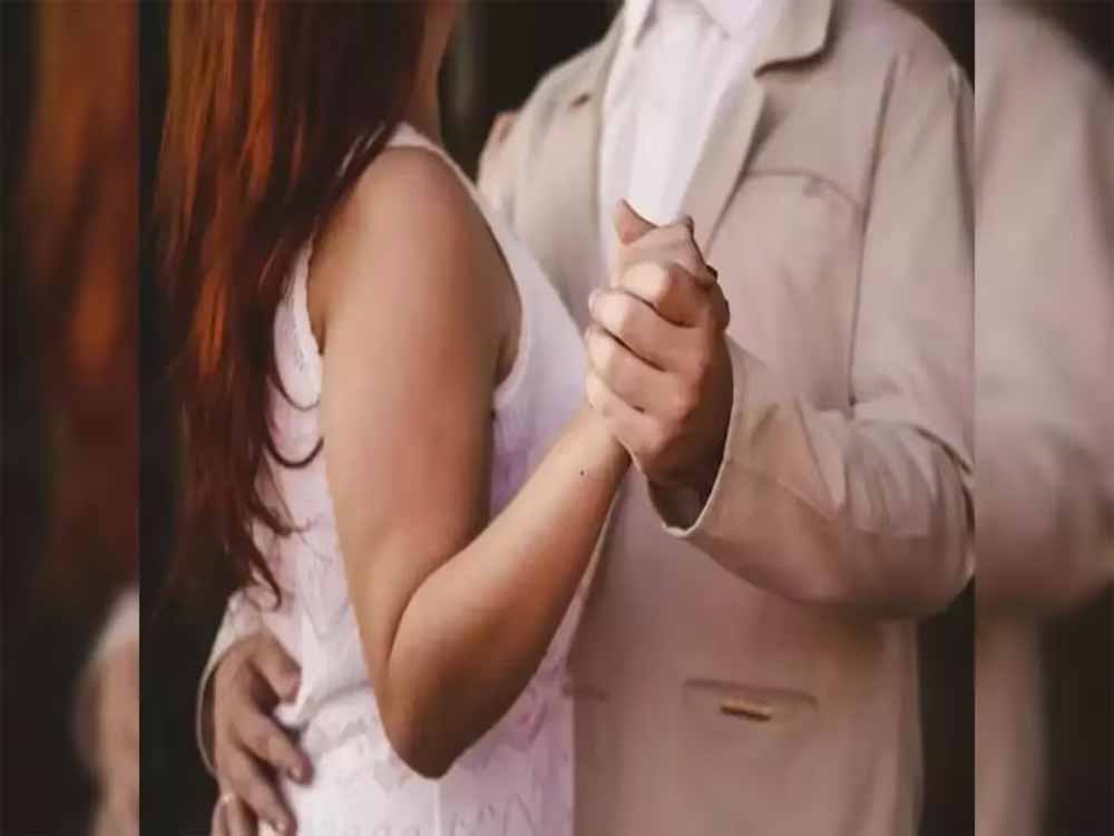 परिवार में विश्वासघात की त्रासदी: छोटी बहन ने जीजा से की शादी, टूटकर दीदी ने की आत्महत्या