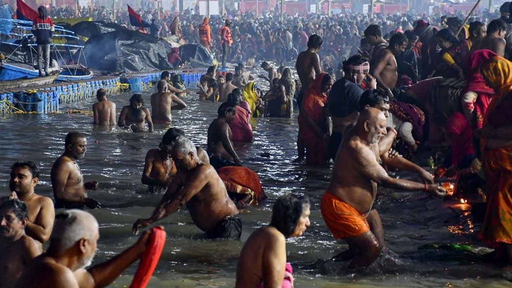 श्रद्धालुओं की भारी संख्या को देखते प्रशासन ने बढ़ाई चौकसी, निगरानी के लिए पहली बार तीन कंट्रोल सेंटर