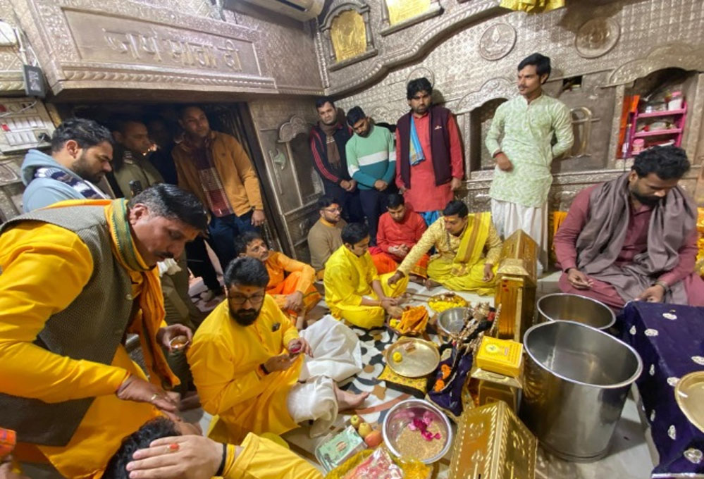 गौतम गंभीर ने उज्जैन में महाकाल की भस्म आरती में लिया हिस्सा, श्रद्धा से किया पूजा