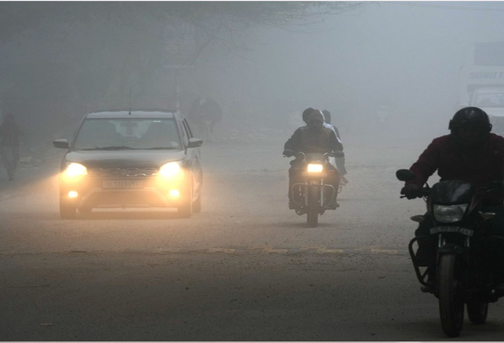 दिल्ली में ठंड ने 20 साल का रिकॉर्ड तोड़ा, IMD ने दी बारिश और ठिठुरन की चेतावनी