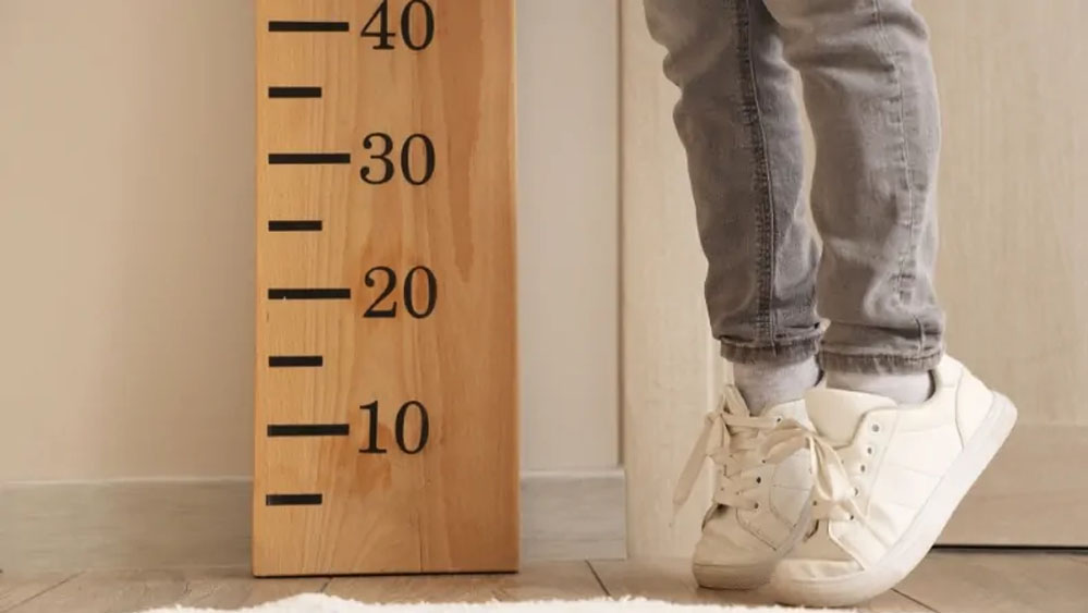 भारत में घट रही लंबाई: डॉक्टरों ने बताया, क्यों छोटे रह जा रहे हैं भारतीय बच्चे