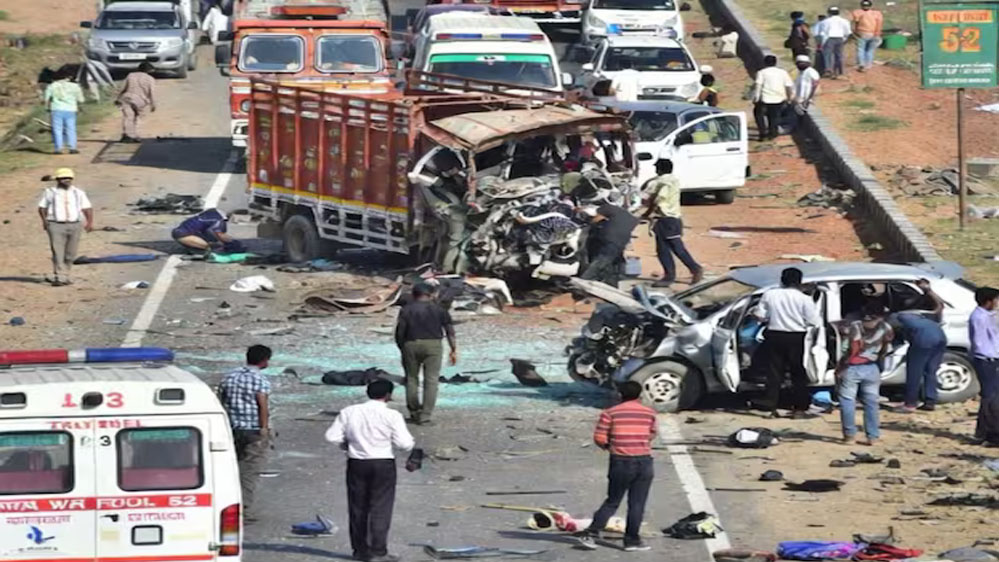 बरेला हादसा: मजदूरों की मौत से हिल गई एमपी, मुआवजे का ऐलान कर सरकार ने किया प्रयास