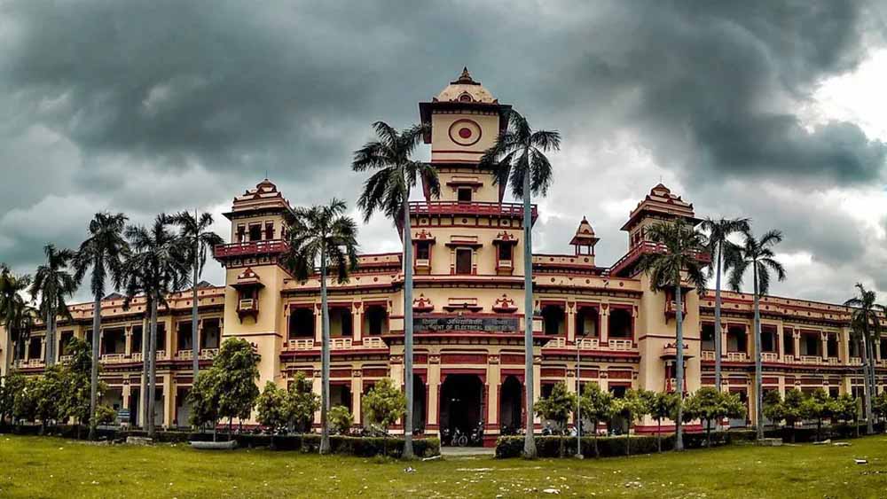 सिविल सेवा की तैयारी का मौका: BHU में IAS-PCS फ्री कोचिंग, 8 लाख से कम आय वालों को लाभ