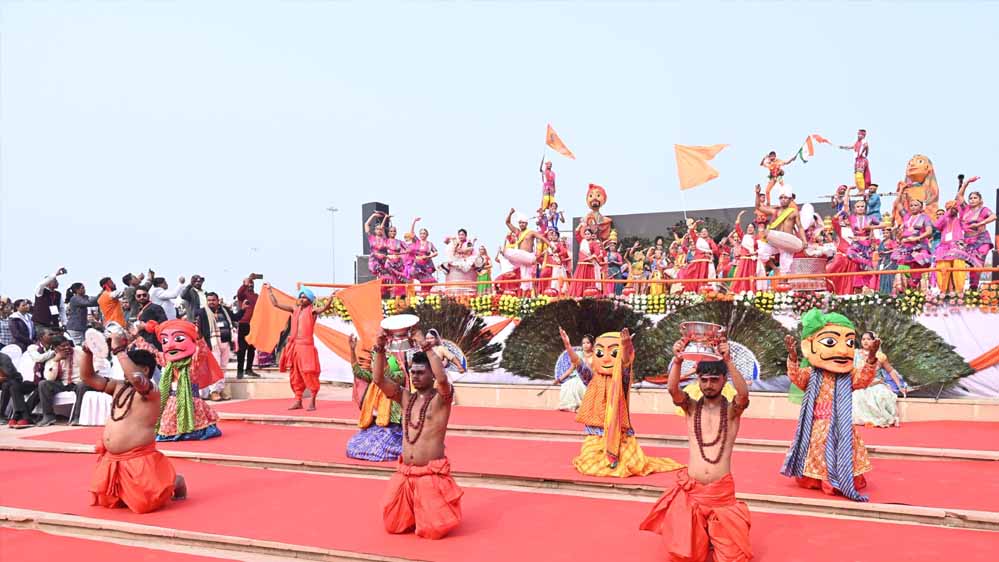 उत्तर प्रदेश के उत्सव की सतरंगी छटा ने राष्ट्र प्रेरणा स्थल पर मनाया खास पर्व