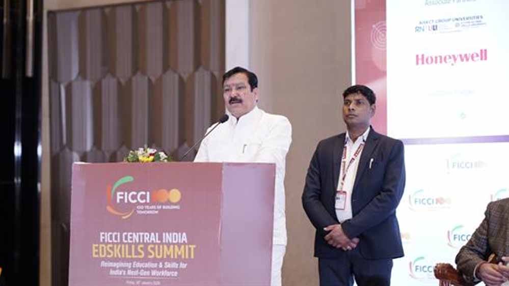 टेटवाल का संदेश: नौकरी के लिए डिग्री ही नहीं, काम का अनुभव और कौशल भी अहम