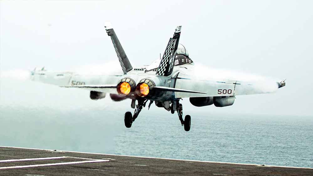 सैनिक अभियान की अफवाहें: ट्रंप के दिमाग में क्या चल रहा है, ईरान की ओर बढ़ते युद्धपोत और बड़ा प्लान