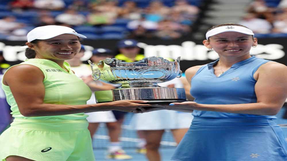 ऑस्ट्रेलियन ओपन अपडेट: महिला डबल्स में एलिस मर्टेंस-झांग शुआई की जोड़ी ने किया कमाल