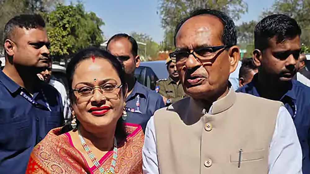 बीकानेर में बोले शिवराज सिंह, पत्नी की तारीफ के लिए चाहिए हिम्मत, जल्द लिखूंगा किताब