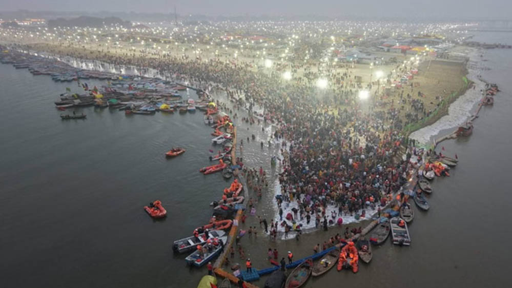 पौष पूर्णिमा पर माघ मेले में श्रद्धा का उमड़ा सैलाब, 21 लाख श्रद्धालुओं ने आस्था की डुबकी लगाई