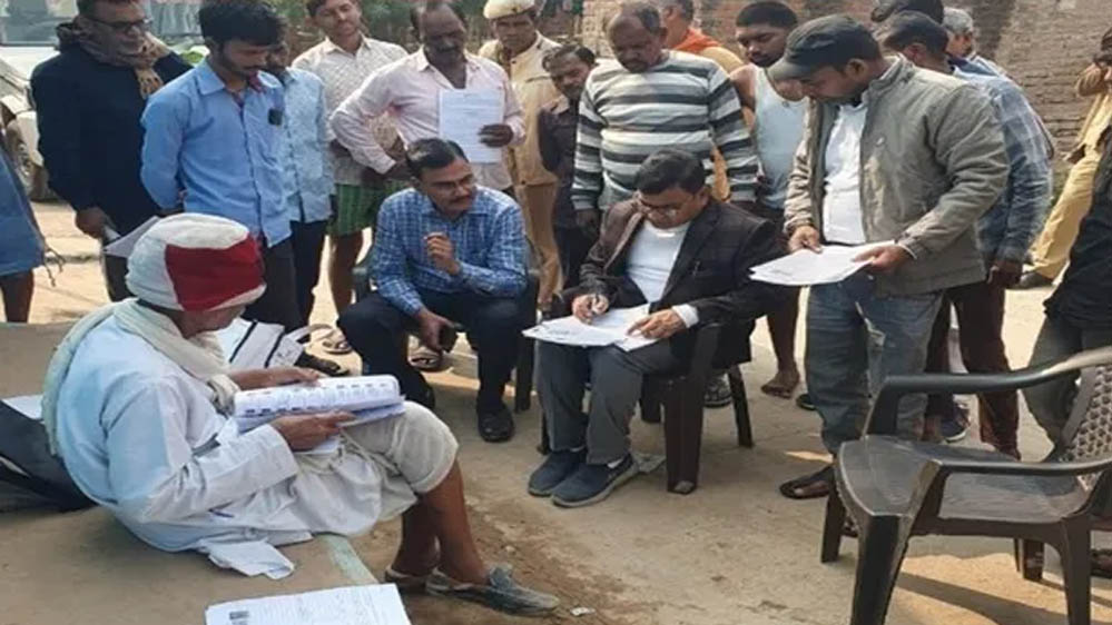 यूपी की ड्राफ्ट वोटर लिस्ट में बड़ी छंटनी, 12.55 करोड़ वोटर बचे, 2.89 करोड़ नाम हटे