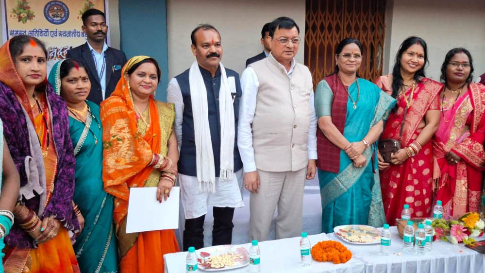 कैबिनेट मंत्री देवांगन ने रायपुर में धीवर समाज के नववर्ष एवं पारिवारिक मिलन समारोह में की शिरकत