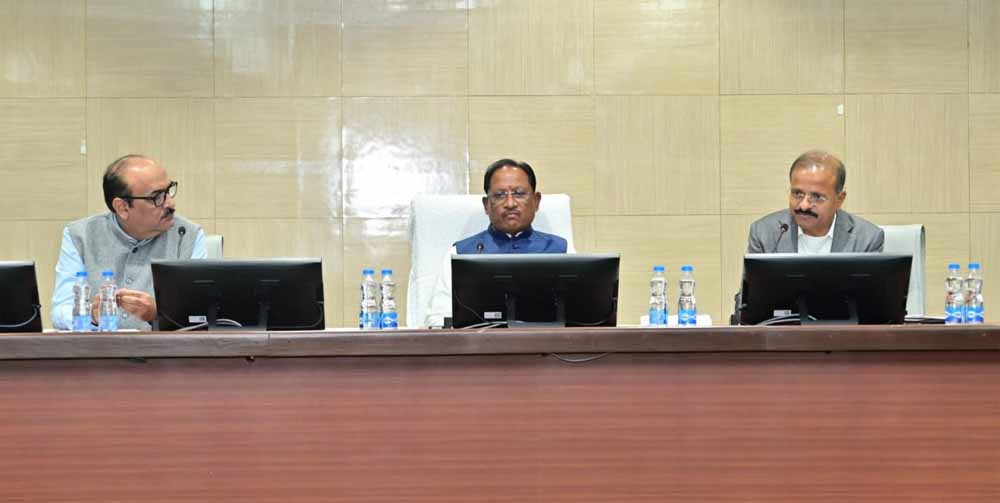 बस्तर अंचल के समग्र विकास की बनेगी योजना, मुख्यमंत्री साय ले रहे उच्च स्तरीय समीक्षा बैठक