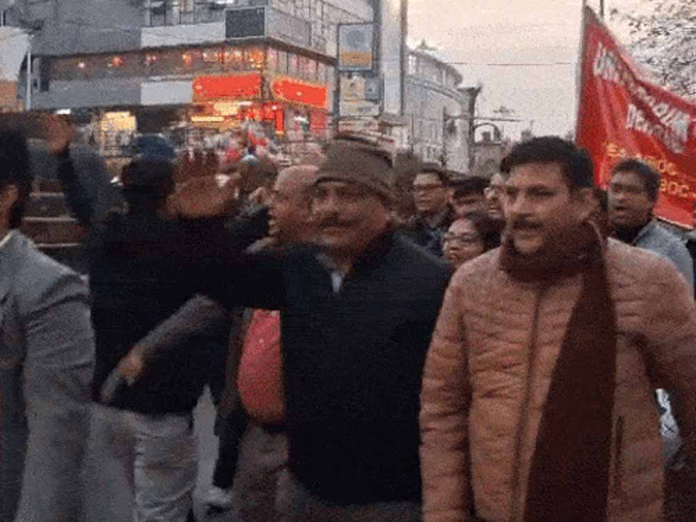 7 हजार से ज्यादा शाखाओं में हड़ताल के चलते तालाबंदी, लाखों बैंक कर्मचारी ‘फाइव डे वीक’ के लिए सड़कों उतरे