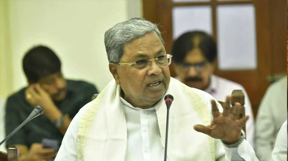 कर्नाटक में सत्ता संघर्ष तेज, सिद्धारमैया ने कहा— राहुल गांधी निकालें सॉल्यूशन