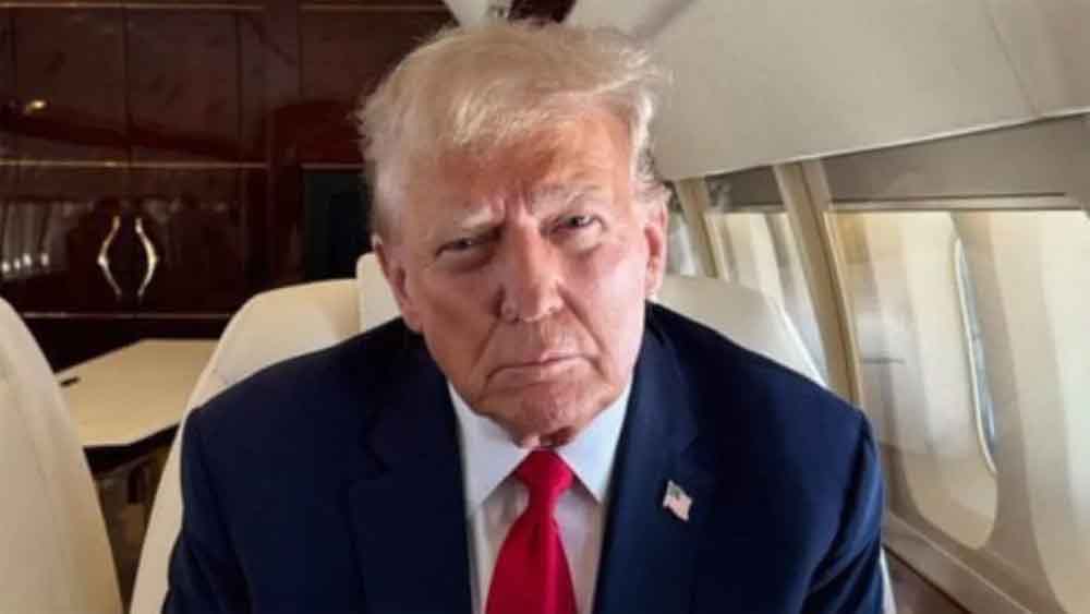 सोशल मीडिया पर ताकत का प्रदर्शन: ट्रंप ने ग्रीनलैंड को लेकर लहराया US झंडा, कनाडा-वेनेजुएला सतर्क